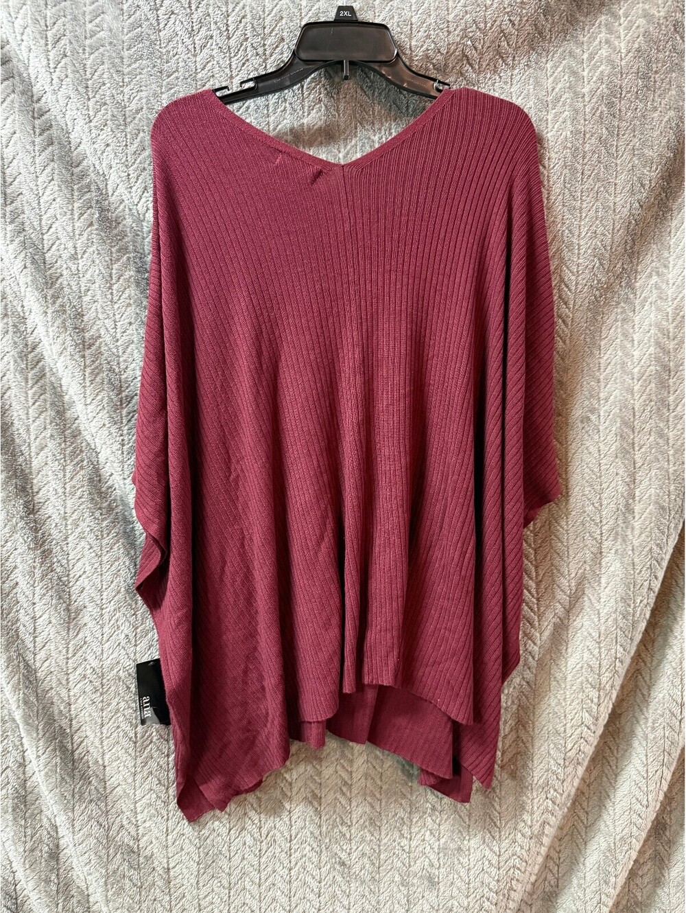 a.n.a Ribbed V-Neck Poncho Sweater in Burgundy, Size M - Picture 3 of 3